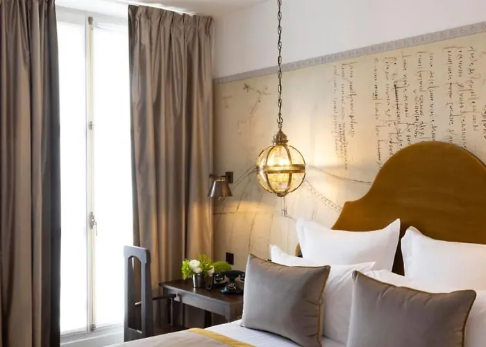 Hotel Heavenwood Suites Near Delhi Airport
