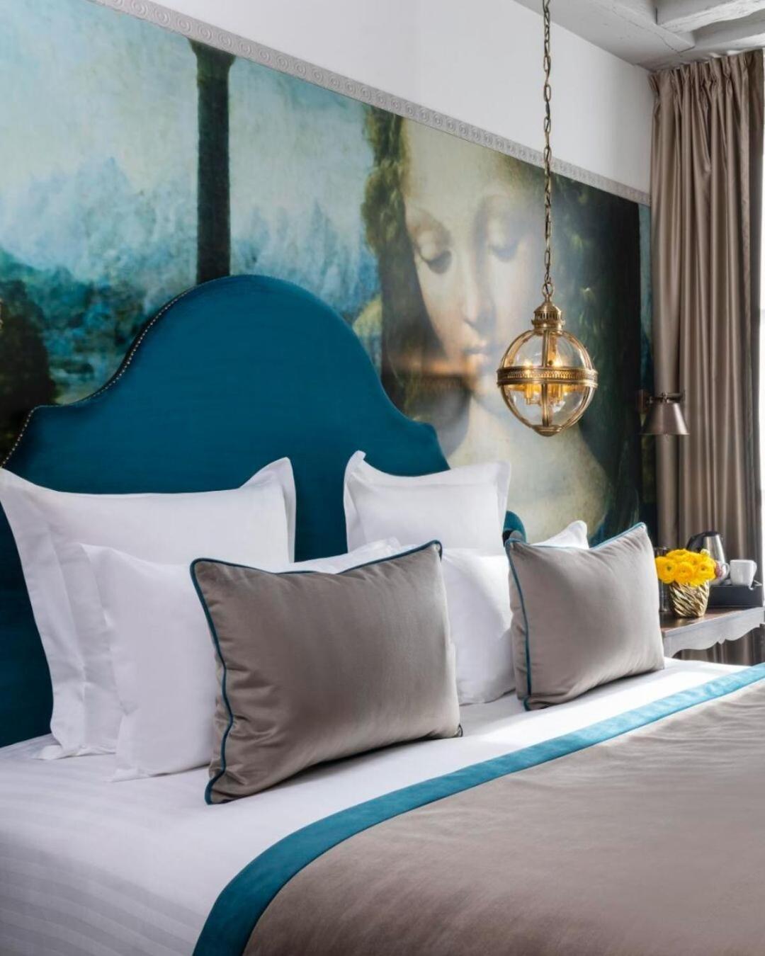 Hotel Heavenwood Near Delhi Airport 4*
